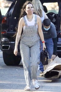 rumer-willis-shopping-in-la-03-27-2021-2.jpg