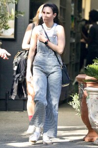 rumer-willis-shopping-in-la-03-27-2021-3.jpg