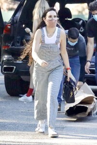 rumer-willis-shopping-in-la-03-27-2021-4.jpg