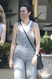 rumer-willis-shopping-in-la-03-27-2021-7.jpg