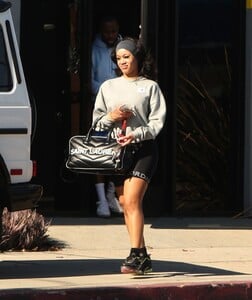 saweetie-leaving-the-gym-in-la-01-08-2021-2.jpg