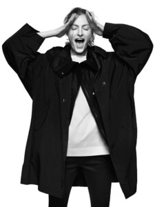 uniqlo4.thumb.jpg.519b3f0163f48d7458f533e96efeb3f3.jpg
