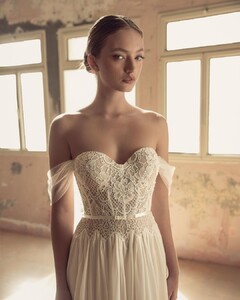 veredgiladibridal_150558942_3602267723204208_5860647424214936739_n.jpg