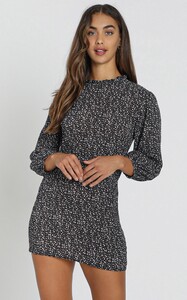veronadressinblackpolka1.jpg