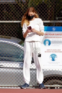 whitney-port-out-in-studio-city-03-17-2021-5.jpg
