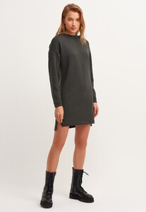 zero-neck-mini-sweat-elbise_dark-moss-yesil_3_enbuyuk.jpg