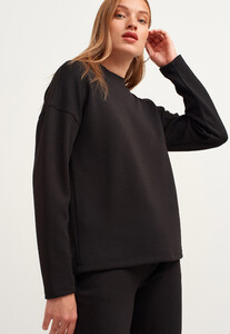 zero-neck-sweatshirt_black-siyah_3_enbuyuk.jpg