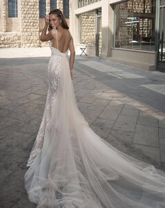 zoogbridalstudio_14280621_112892272503467_1351870789_n.jpg