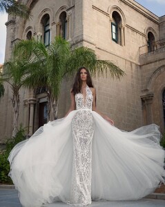 zoogbridalstudio_14288128_323756078015823_838008141_n.jpg