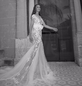 zoogbridalstudio_14369116_1783408125231315_7345121136813801472_n.jpg