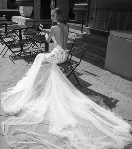 zoogbridalstudio_14540667_796939637112846_4257399539184435200_n.jpg