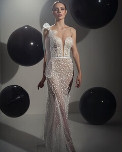 zoogbridalstudio_81147197_123306615527267_5624913534458671730_n.jpg