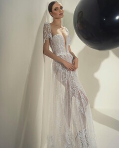 zoogbridalstudio_81930208_179128356498030_1795884296657713031_n.jpg