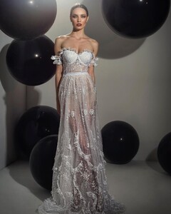 zoogbridalstudio_83277568_3005364962807914_7874322176350749001_n.jpg