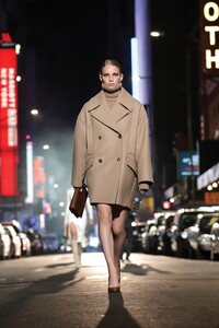 00019-Michal-Kors-Collection-Fall-21.jpg