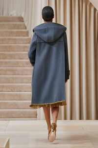 00020-Burberry-Fall-21-Details.thumb.jpg.37d00832806168b2e16e5f25143189d0.jpg
