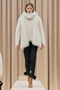 00039-Burberry-Fall-21.jpg
