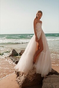 Vanessa _ S_S 2021 Bridal Collection _ Ohad Krief Haute Couture _ Wedding Gown Details Inspiration (3).jpg