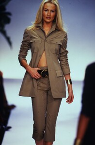 1089201648_RalphLaurenSpring1997(17).thumb.jpg.e849cc98e3c08147aca9458def004897.jpg