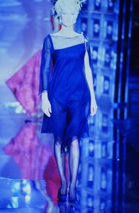 1171431075_christian-dior-couture-fall-1996(27).thumb.jpg.14b873b6c6ed35ca8f2f4b61a04c0d14.jpg