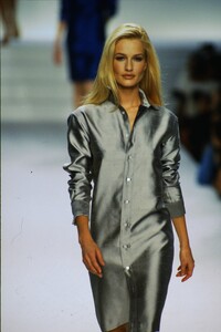 1191174411_ralph-lauren-ss-1996(16).thumb.jpg.e5a396fe54f5bcd4dc2f3d7d96674de4.jpg