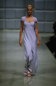 1254713625_ValentinoCoutureSpring1996(39).thumb.jpg.4609d7172f6536c2f79ed5ecc6a9b15f.jpg