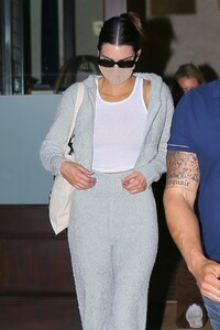        jen290421BZNimage111.jpg