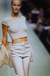 1517830264_ValentinoCoutureSpring1996(27).thumb.jpg.2b8bc6e7f2224c388b1ec3cd877a9ef3.jpg