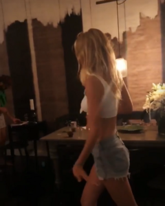 1528538318_TONIGARRNonInstagram-WhenaGermanaGreekandaCubancelebratetheirBirthdaytogetherwhatsoundslikethebeginningofabadjokeisjustalittlesalsa.MP4.c134f391475c1253446907aeff077d61-00.00.14.706.png