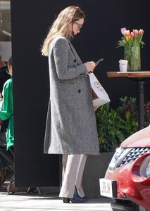       oli210421BZNimage106.jpg