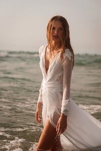 Belle _ S_S 2021 Bridal Collection _ Ohad Krief Haute Couture _ Wedding Gown Details Inspiration (1).jpg