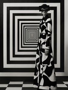 awake-smile.blogspot.com Dior Magazine #23 June 20184.jpg