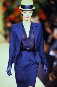 1683504359_ysl-hc-spring-1997(12).thumb.jpg.7dfc3ed373d3579799162e9ac395ac65.jpg