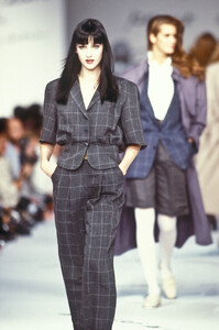 1694995170_EnricoCoveri1988WomenRTW10.thumb.jpg.c7a27407f00009404b36dfbcca438f6d.jpg