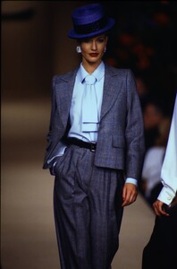 1767678110_ysl-hc-spring-1997(3).thumb.jpg.b60ba85ea5727e51977a6e3932f7103a.jpg