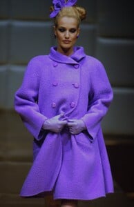 1793826238_valentino-hc-fw-1995(9).thumb.jpg.2fd984b249dfc65cd95ba6e8e059de34.jpg