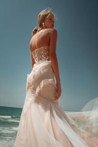 Ariel _ S_S 2021 Bridal Collection _ Ohad Krief Haute Couture _ Wedding Gown Details Inspiration (1).jpg