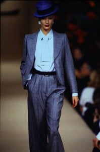 1821996657_ysl-hc-spring-1997(1).thumb.jpg.766b6689b3d9aa9fb706d8b3471353c7.jpg