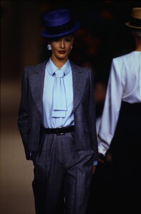 1879683203_ysl-hc-spring-1997(4).thumb.jpg.698c3aebc10a24e6a13fac1e72bc0473.jpg