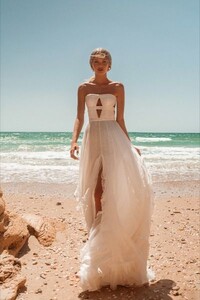 Serena _ S_S 2021 Bridal Collection _ Ohad Krief Haute Couture _ Wedding Gown Details Inspiration (2).jpg