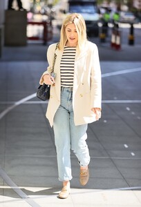       mol250421BZNimage104.jpg