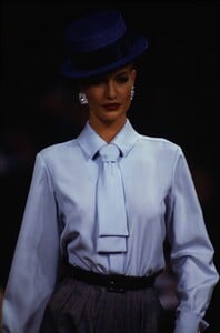 352828146_ysl-hc-spring-1997(9).thumb.jpg.d8acfea46a89145953db2e8e4501015f.jpg