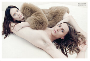 383452269_IselinSteiroFrejaBehaErichsenbyStevenMeiselforVogueItaliaNovember201013.thumb.jpg.66f680763940dfaed15377619af8a0fe.jpg