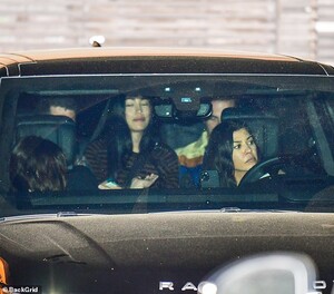 41386836-9439787-Behind_the_wheel_Kardashian_was_the_evening_s_designated_driver_-a-8_1617690675245.jpg