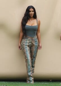 41475884-9447887-SKIMS_The_40_year_old_KUWTK_star_who_launched_the_successful_sha-a-133_1617846338191.jpg
