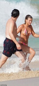 41915888-9484959-All_smiles_She_had_the_look_of_love_in_her_eyes_as_she_smiled_an-a-61_1618779449669.jpg