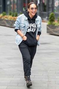 kla120421BZNimage105.jpg