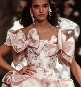 Jean Louis Scherrer HC SS 1988.jpg