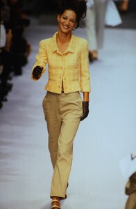 621555705_ChanelSpring1996(3).thumb.jpg.1a35cccb77e0655d5a20dca63a67d1f3.jpg