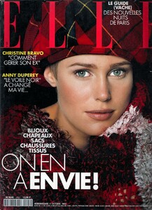 639461610_ELLEFrance11thOctober1993StyleAnglaisbyebyetraditionMarcHispard.thumb.jpg.6e746b14509df84a171823903d9a1769.jpg